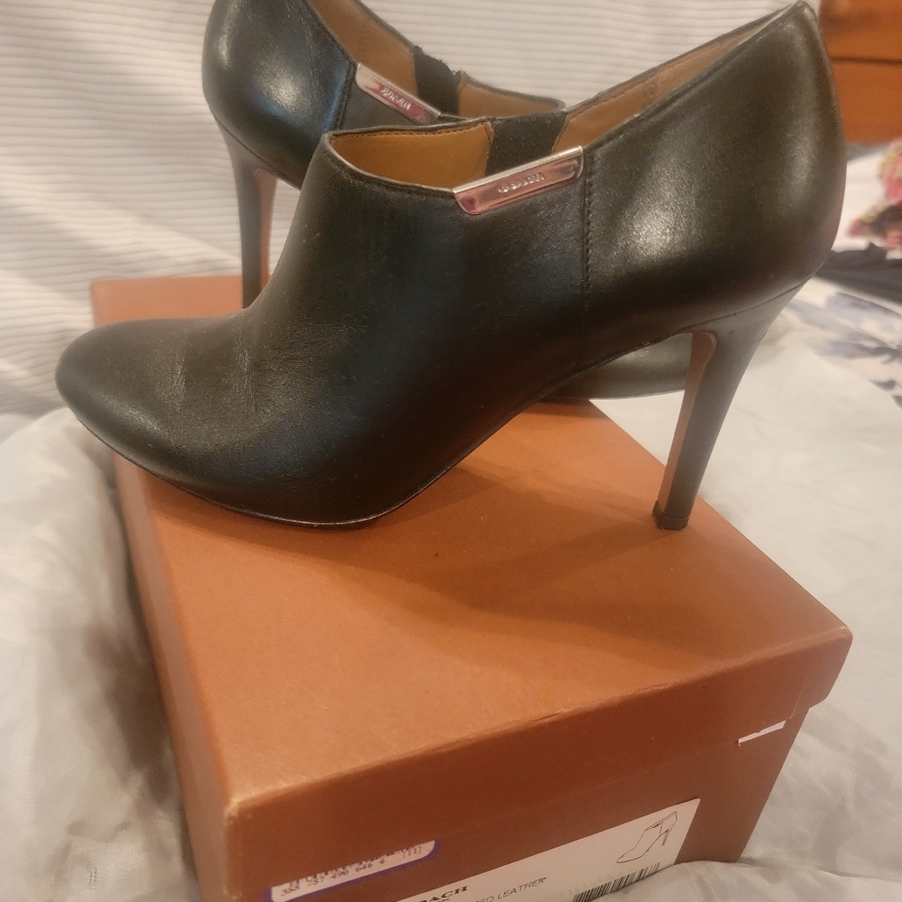 Nwt Coach leather 3 inch shoe/boot size 7